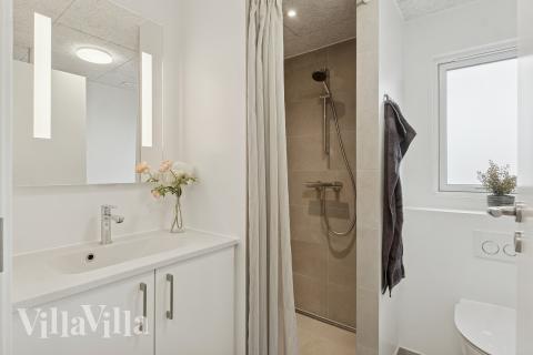 Ett av badrummen i lyxstuga nr 902