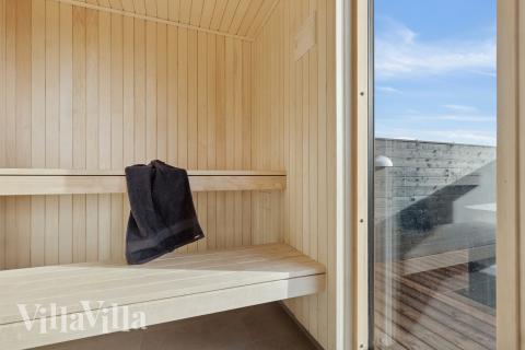 Njut av bastuvärmen i lyxstuga nr 902 för 18 personer