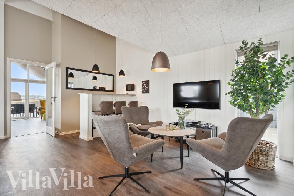 Lyxstuga 918 för 18 personer har ett stort aktivitetsrum med bl.a. biljard och dart