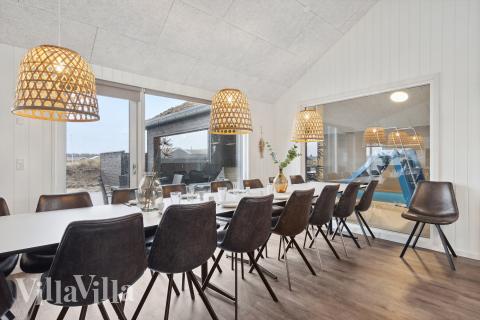 Ni kan sitta 18 personer tillsammans i vardagsrummet när ni besöker lyxhus nr 918 i Vestjylland.