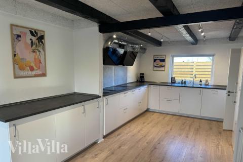 Köket i lyxstuga nr 688 är generöst inrett.