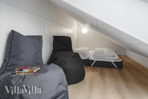 Några av de 30 sovplatserna finns på loftet i lyxstuga nr 905