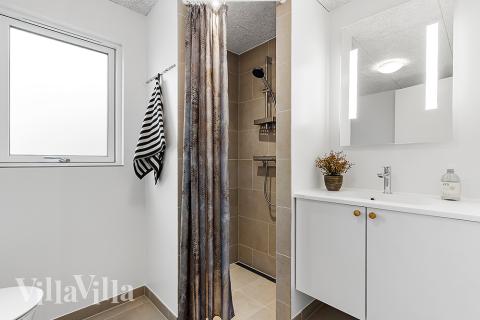 Ett av badrummen i lyxstuga nr 905