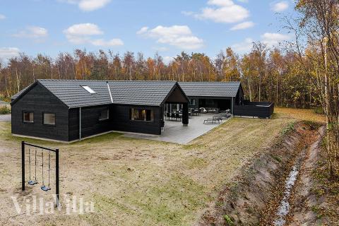 Den tjusiga sommarstugan nr 905 med gott om plats för upp till 30 personer