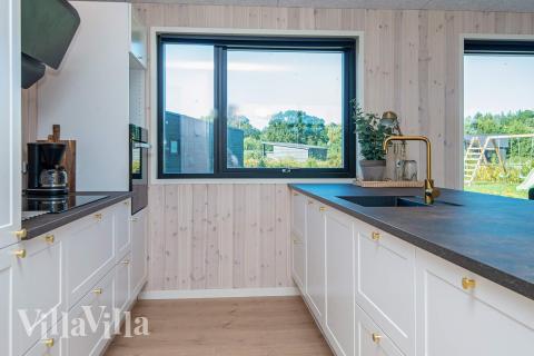 Köket i lyxstuga nr 938 är generöst inrett.