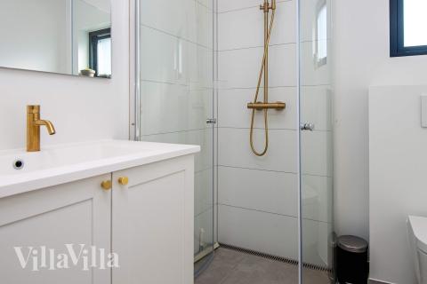 Ett av badrummen i lyxstuga nr 938