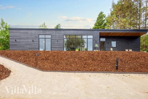 Den behagliga spastugan nr 939 med plats för 16 personer ligger i Østjylland