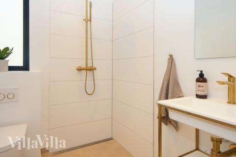 Ett av badrummen i lyxstuga nr 939