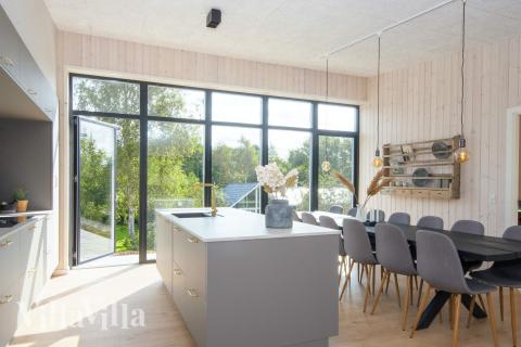 Välinrett kök i lyxstuga nr 939 i Østjylland.