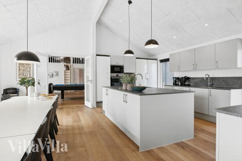 Välinrett kök i lyxstuga nr 923 i Lolland/Falster/Møn.