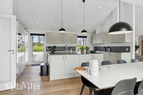 Köket i lyxstuga nr 923 är utrustat så att ni kan laga mat till 30 personer.