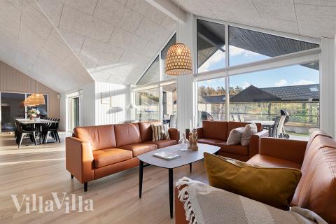 Soffhörnan i lyxstuga 808 i Østjylland.