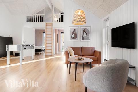 Lyxstuga 808 för 20 personer har ett stort aktivitetsrum med bl.a. biljard och dart