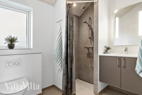 Ett av badrummen i lyxstuga nr 806