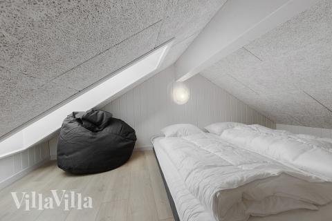 Några av de 16 sovplatserna finns på loftet i lyxstuga nr 802