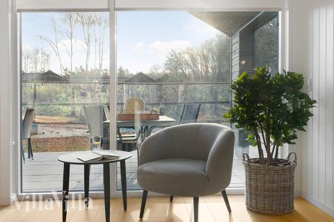 När ni besöker lyxhus nr 802 kan ni mysa tillsammans i sofforna.