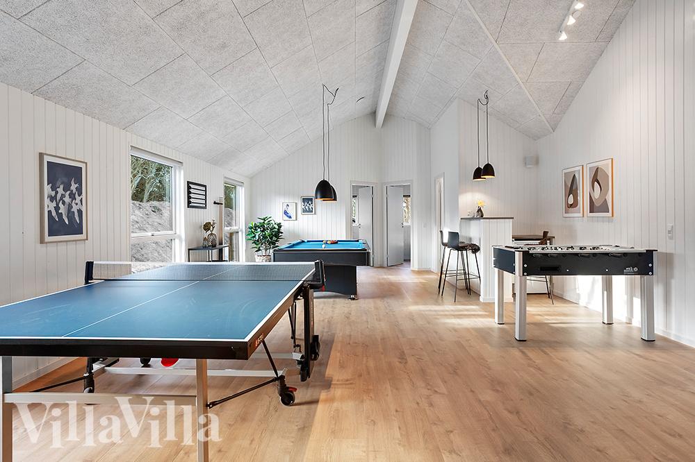 Lyxstuga 911 för 20 personer har ett stort aktivitetsrum med bl.a. biljard och dart