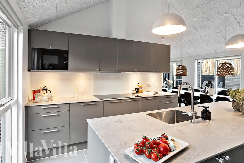 Köket i lyxstuga nr 911 är generöst inrett.