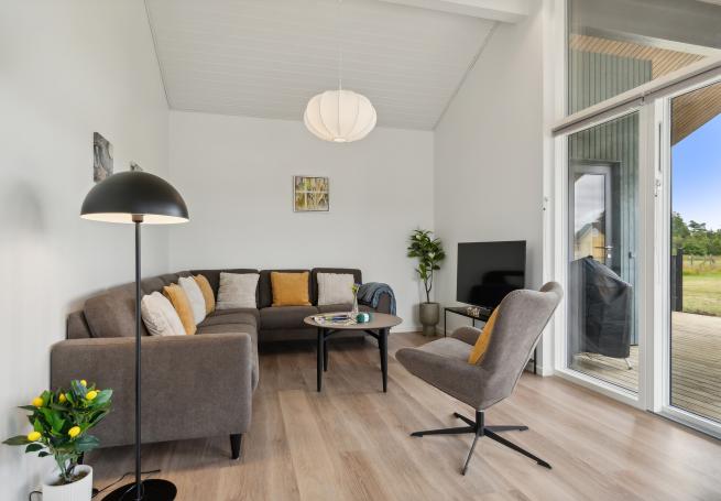 Soffhörnan i lyxstuga 927 i Bornholm.