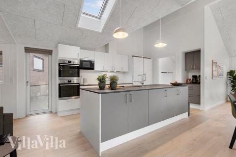 Köket i lyxstuga nr 900 är generöst inrett.