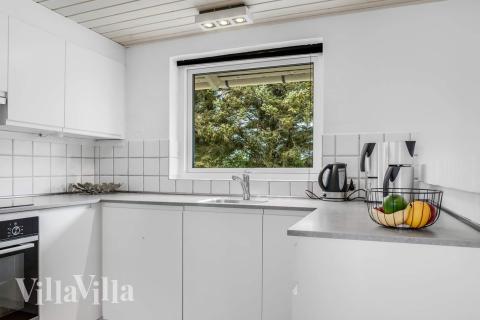 Köket i lyxstuga nr 937 är utrustat så att ni kan laga mat till 12 personer.