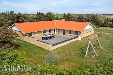 Den tjusiga sommarstugan nr 937 med gott om plats för upp till 12 personer