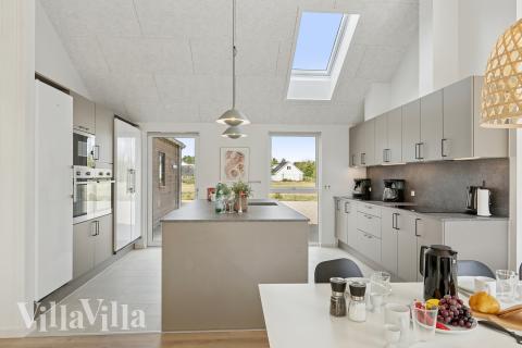 Köket i lyxstuga nr 934 är utrustat så att ni kan laga mat till 26 personer.