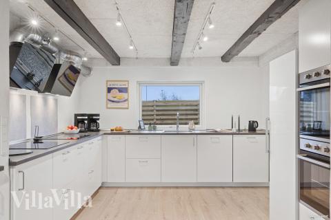 Köket i lyxstuga nr 688 är utrustat så att ni kan laga mat till 26 personer.