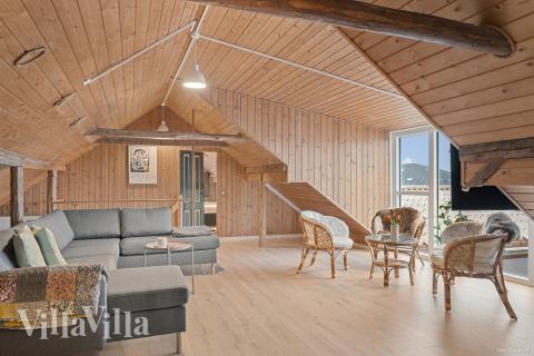 Ni kan sitta 26 personer tillsammans i vardagsrummet när ni besöker lyxhus nr 688 i Vestjylland.