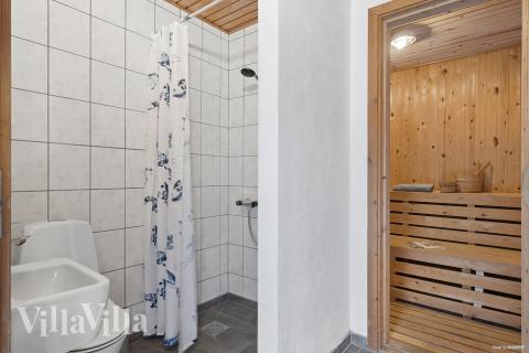 Njut av bastuvärmen i lyxstuga nr 688 för 26 personer