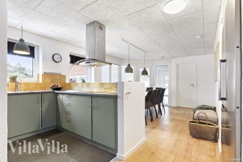 Köket i lyxstuga nr 926 är utrustat så att ni kan laga mat till 14 personer.