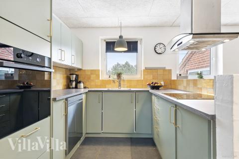 Köket i lyxstuga nr 926 är generöst inrett.