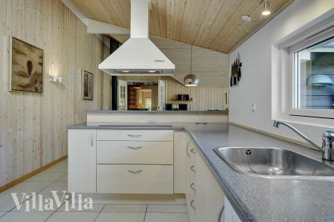 Välinrett kök i lyxstuga nr 159 i Lolland/Falster/Møn.