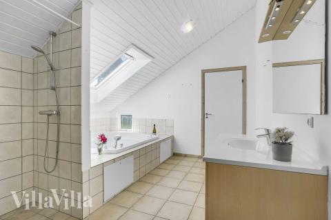 Ett av badrummen i lyxstuga nr 159