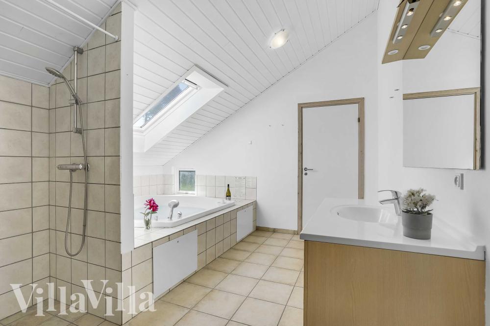 Ett av badrummen i lyxstuga nr 159
