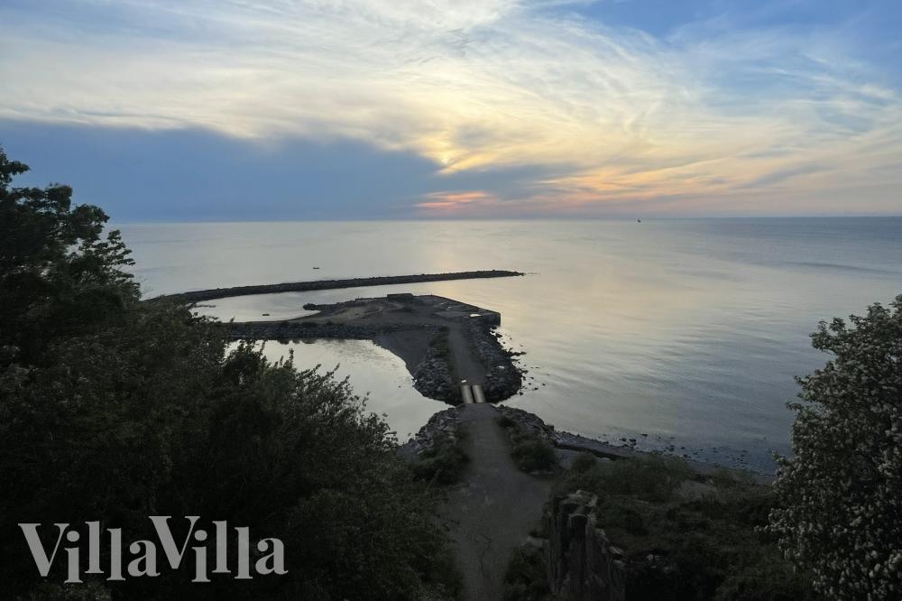 Besök lyxhus 927 i Bornholm.