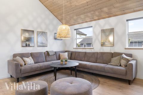 Tävla i sommarhusets aktivitetsrum när ni besöker lyxhus nr 196 i Nordjylland.