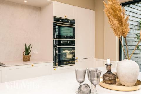 Välinrett kök i lyxstuga nr 941 i Østjylland.