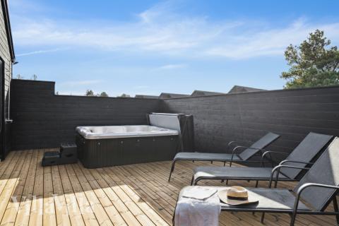 Lyxstuga nr 599 erbjuder bland annat ett härligt spabad