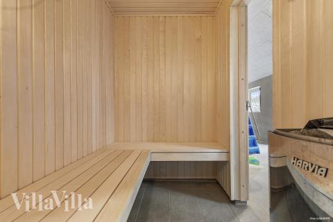 Njut av bastuvärmen i lyxstuga nr 814 för 26 personer