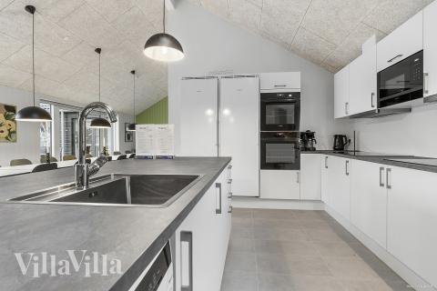 Köket i lyxstuga nr 814 är generöst inrett.