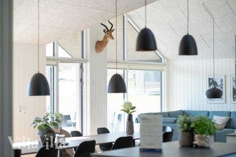 Ni kan sitta 18 personer tillsammans i vardagsrummet när ni besöker lyxhus nr 696 i Fyn och öar.