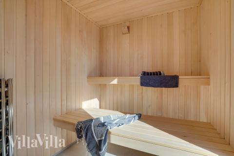 Njut av bastuvärmen i lyxstuga nr 771 för 20 personer