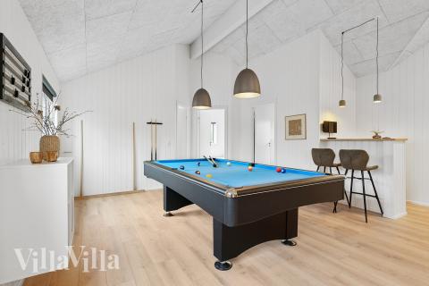 Lyxstuga 774 för 20 personer har ett stort aktivitetsrum med bl.a. biljard och dart