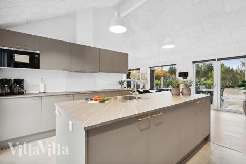 Köket i lyxstuga nr 774 är generöst inrett.