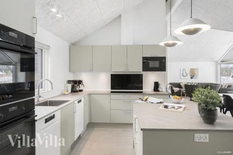 Köket i lyxstuga nr 912 är generöst inrett.