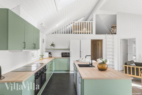 Köket i lyxstuga nr 251 är generöst inrett.