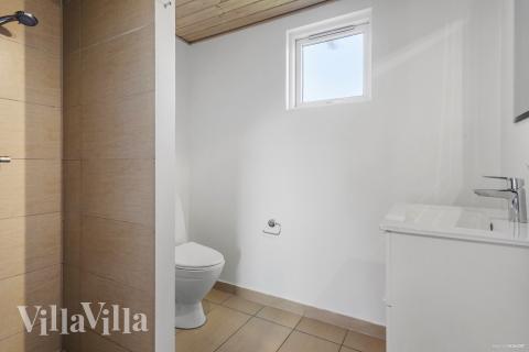 Ett av badrummen i lyxstuga nr 251