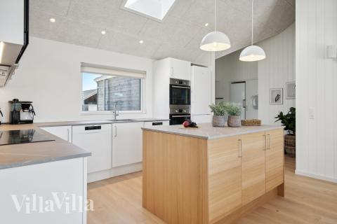 Köket i lyxstuga nr 776 är utrustat så att ni kan laga mat till 18 personer.