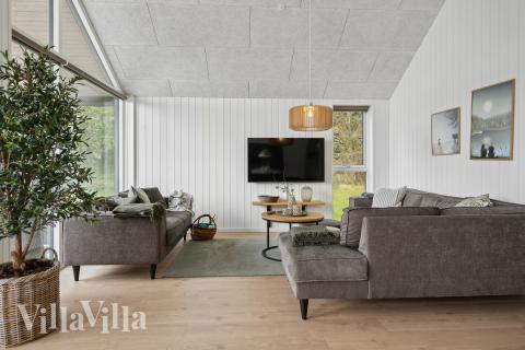 När ni besöker lyxhus nr 775 kan ni mysa tillsammans i sofforna.